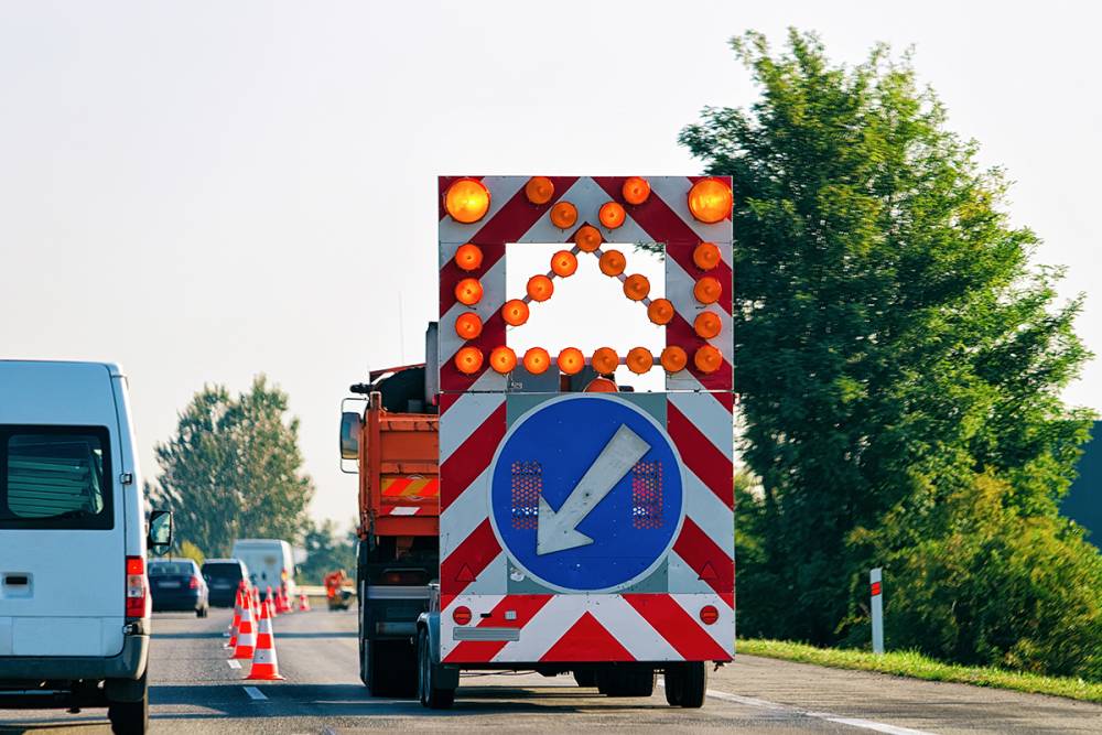 Remorque de signalisation FLR à Sainte-Suzanne